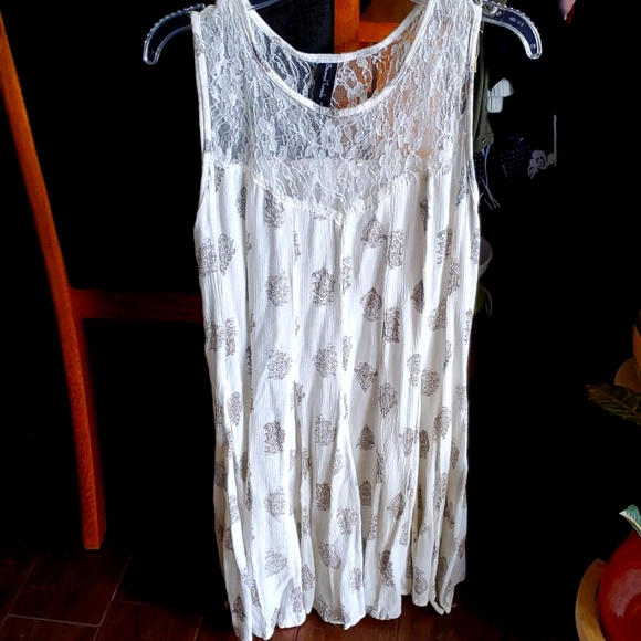 Sacred Threads L Sleveless Top - Picture 1 of 6